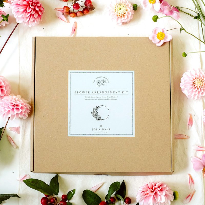 FLOWER ARRANGEMENT KIT