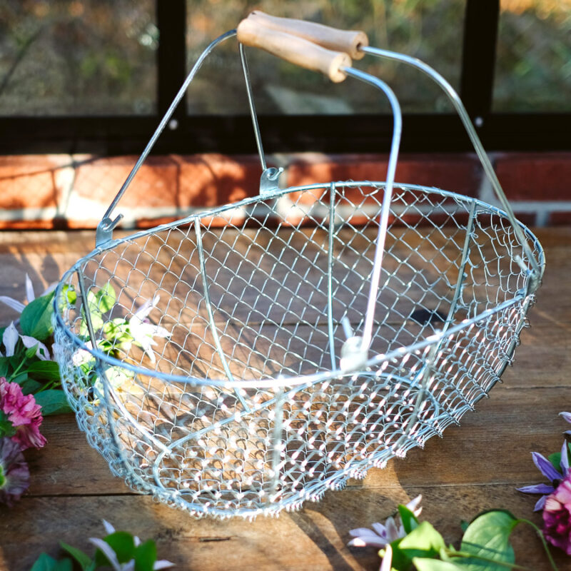 Woven wire harvesting basket
